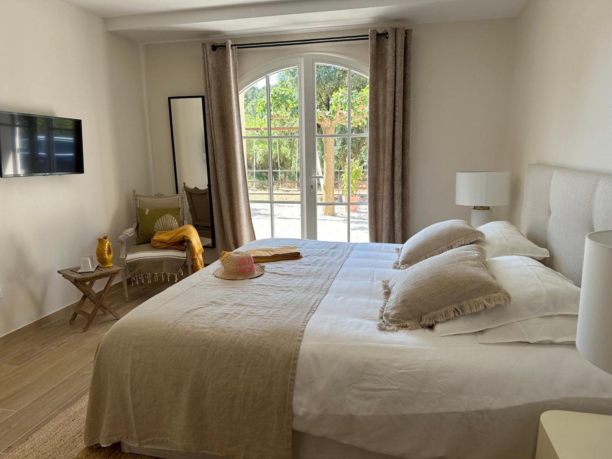 Le Clos Des Sept Palmiers キャバレール・シュル・メール エクステリア 写真